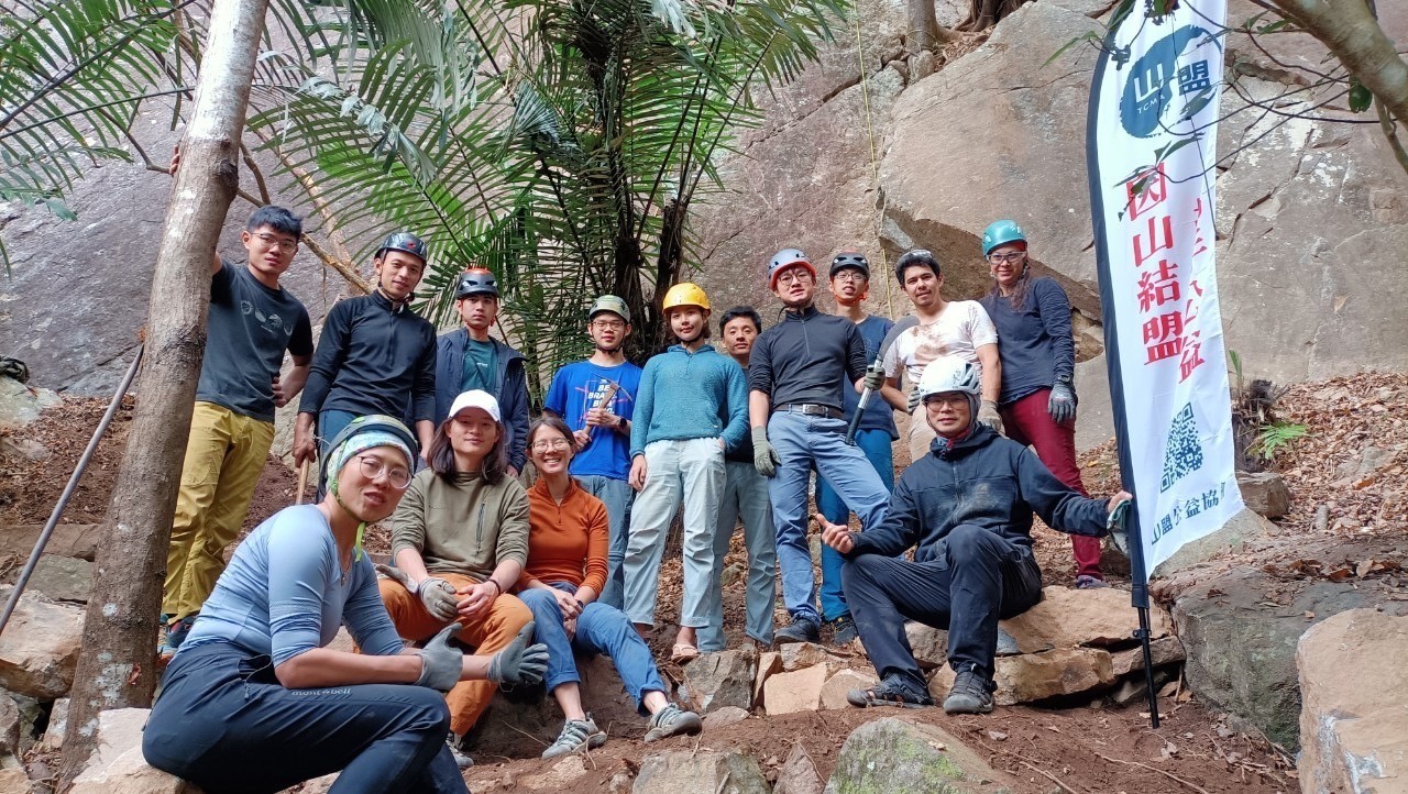 happyvolunteers2